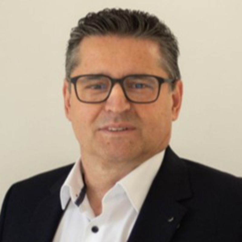  Bernd Neuhoff
